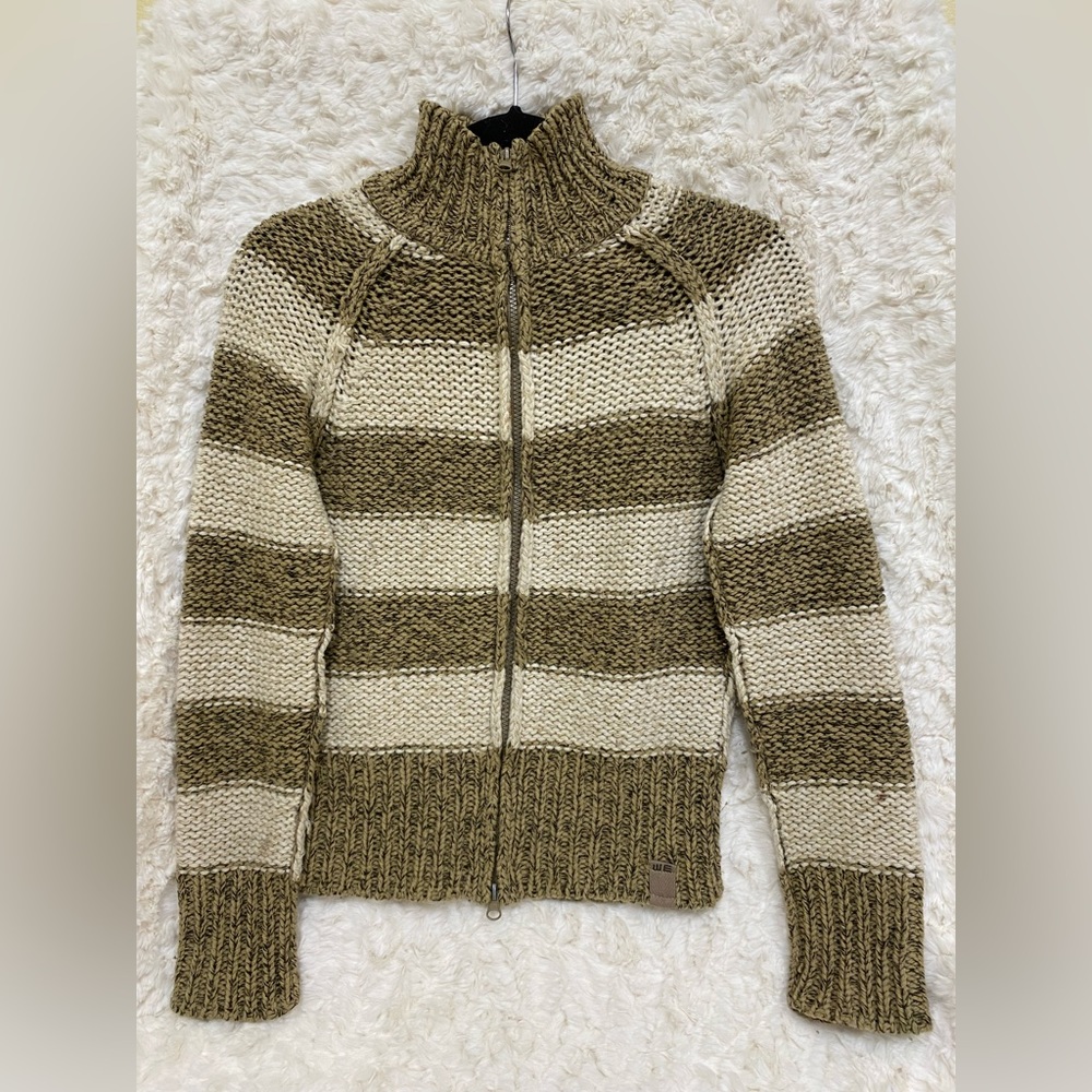 Chunky knit sweater size M